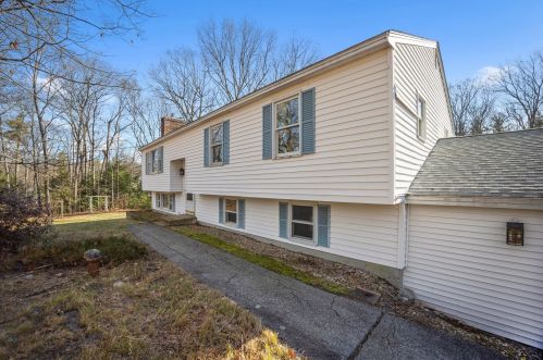 11 Rosewood Dr, Concord, NH 03304-5107