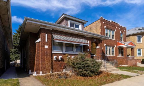 4830 Kedvale Ave, Chicago, IL 60630-2816