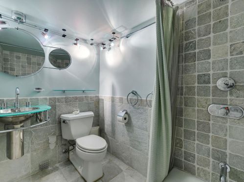 2107 Magnolia Ave, Chicago IL 60614-4011 exterior