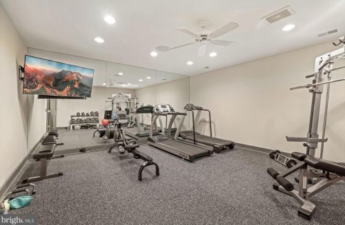 9000 Congressional Pkwy, Rockville MD  20854-4610 exterior