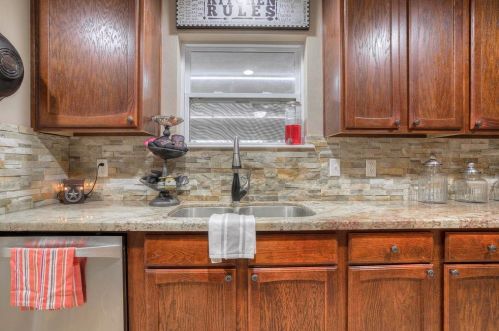 421 4 Notch Rd, Huntsville TX 77340-2618 exterior