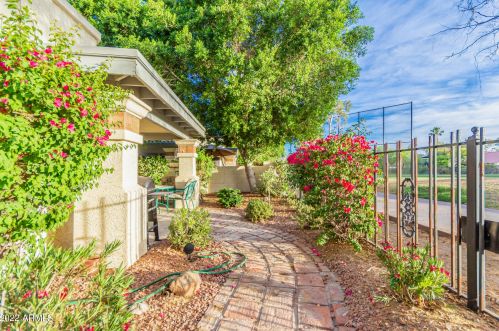 9418 51st St, Phoenix AZ 85044-2313 exterior