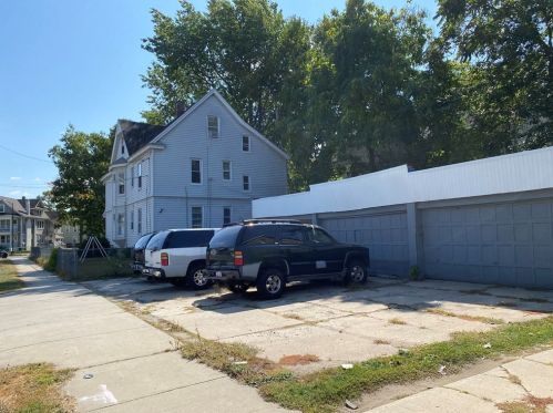 735 Belmont Ave, Springfield MA 01108-1637 exterior