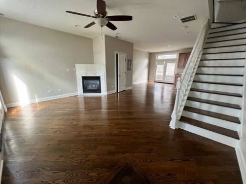 7004 Medill Ave, Chicago IL  60707-2913 exterior