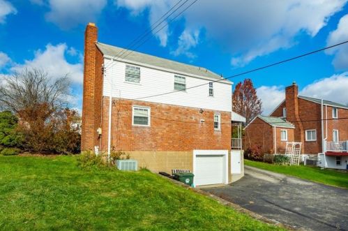 5363 Greenridge Dr, Pittsburgh PA 15236-1723 exterior