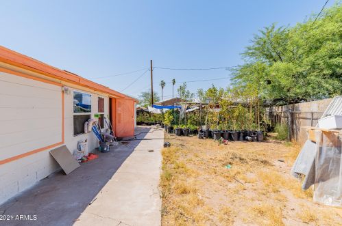 2911 50th Dr, Phoenix AZ  85031-3530 exterior