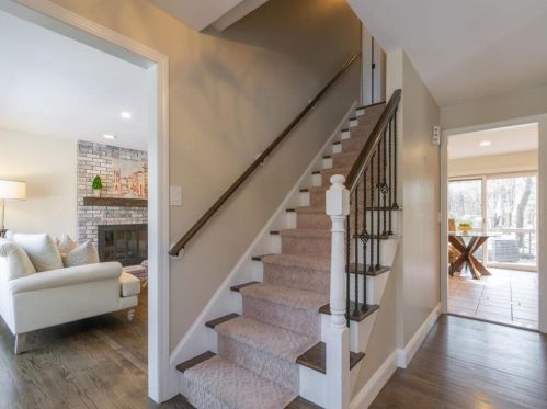 19 Quinnehtuk Rd, Springfield MA 01106-2911 exterior