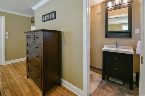 33 Edgewood Dr, Torrington CT 06790-5824 exterior