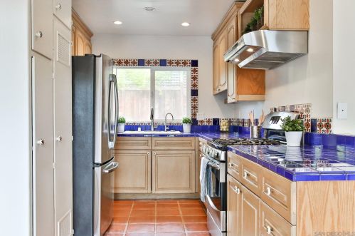 1936 Meade Ave, San Diego CA 92116-4017 exterior