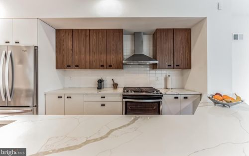 241 Krams Ave, Philadelphia PA  19128-4729 exterior