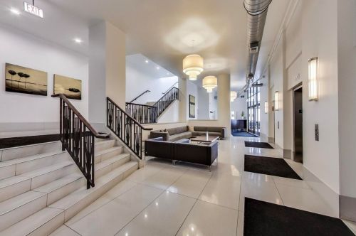 758 Larrabee St, Chicago IL  60654-6445 exterior