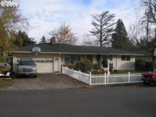 1750 145 Ave, Portland OR  97236-4416 exterior