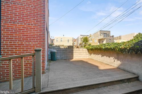 131 Greenwich St, Philadelphia PA 19147-6023 exterior