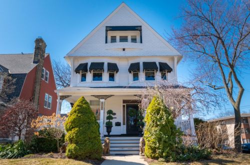 2597 Maryland Ave, Milwaukee WI 53211-3735 exterior