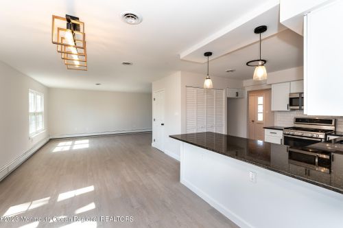 523 Holmes Ave, Lacey NJ  08731-1509 exterior