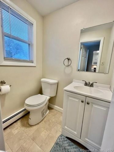 36 Irving St, Manchester CT  06042-3030 exterior