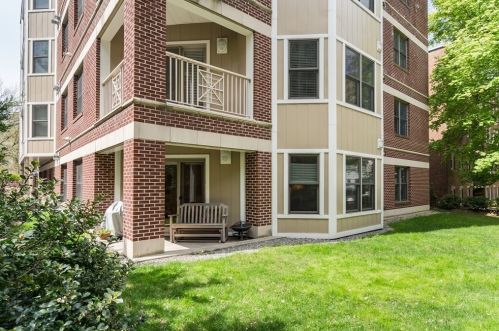 75 Winchester St, Brookline, MA 02446-2715