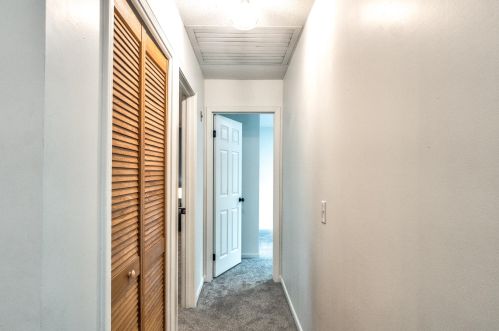 1202 Sprucebrook Dr, Kalamazoo MI 49048-5814 exterior