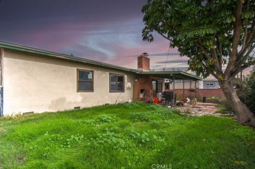 1624 Maxzim Ave, Fullerton CA 92833-4514 exterior