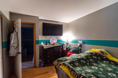 6613 Dodge Pl, Milwaukee WI  53220-1329 exterior