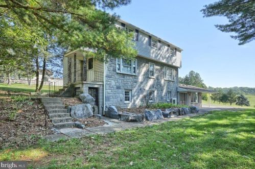 752 Nyes Rd, Hummelstown PA 17036-8688 exterior