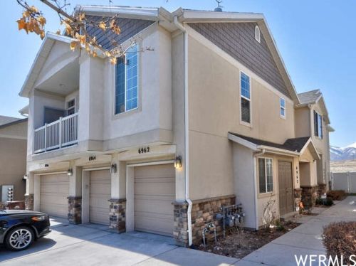 6962 Traveler Ln, Taylorsville, UT 84081-3732