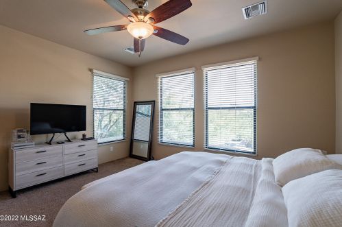 150 Castlefield Cir, Tucson AZ  85704-5783 exterior