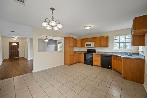 5711 Arlington Park Dr, Dallas TX  75235-6203 exterior