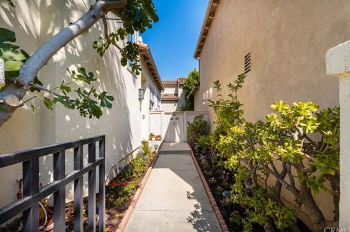 10804 Churchill Pl, Tustin, CA 92782-1347