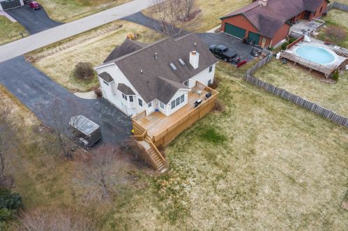 3803 Jacobson Dr, Bull Valley IL 60097-8142 exterior