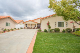 958 Ridge Heights Dr, Fallbrook, CA 92028-3664