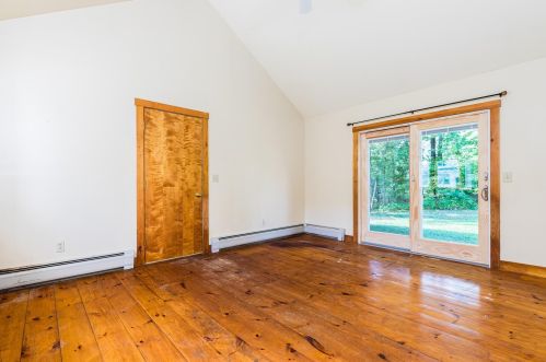 90 Grv St, Dover NH 03820-2958 exterior