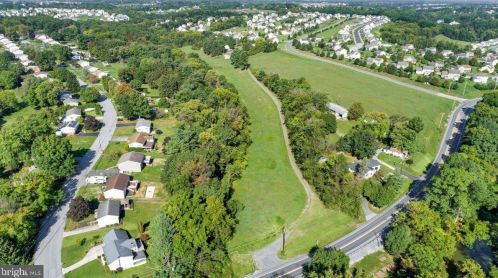 752 Nyes Rd, Hummelstown PA 17036-8688 exterior