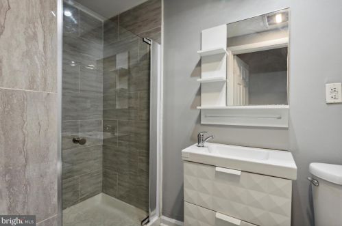 2115 Cumberland St, Philadelphia PA 19125-1718 exterior