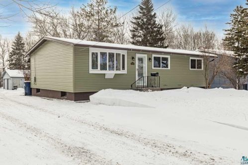 4530 Oakley St, Duluth, MN 55804-1228