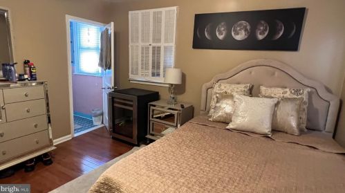 823 Longshore Ave, Philadelphia PA  19111-4422 exterior