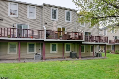 78 Tiffany Blvd, Newark NJ 07104-2425 exterior