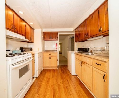 19 2nd St, Closter NJ  07624-3017 exterior