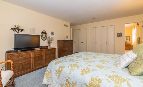 2910 5 St, Kalamazoo MI 49009-8589 exterior