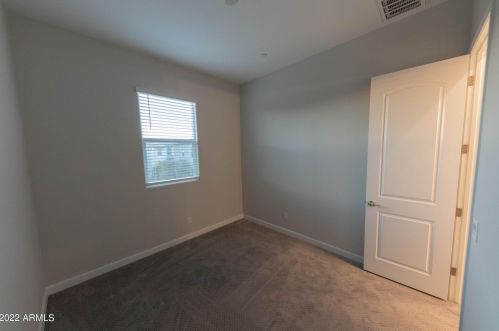 3033 37th Way, Phoenix AZ  85018-2219 exterior