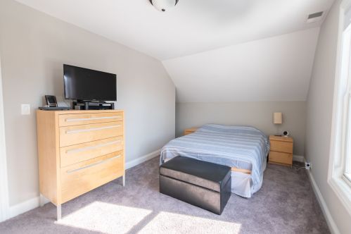 3322 Berteau Ave, Chicago IL 60618-2305 exterior