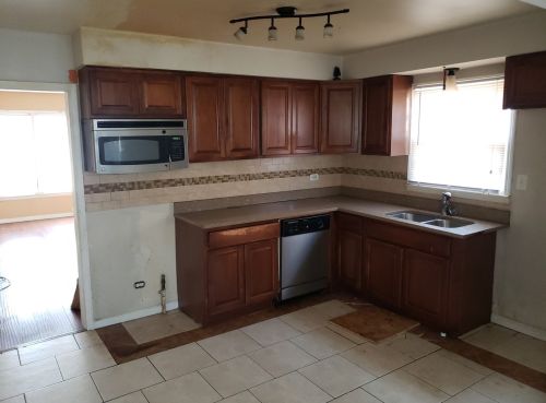 14219 Drexel Ave, Dolton IL 60419-1931 exterior