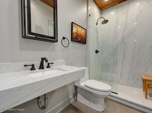 420 Grand Ave, Chicago IL 60612-1144 exterior