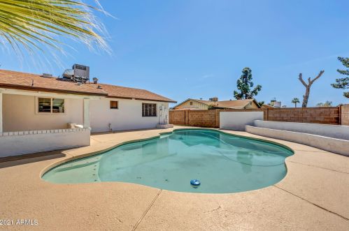 11216 33rd Ave, Phoenix AZ 85029-4105 exterior