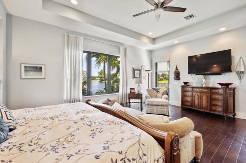 4803 Oak Cir, Boynton Beach FL 33436-5922 exterior