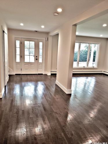 9 Millet St, Huntington Station NY  11746-8105 exterior