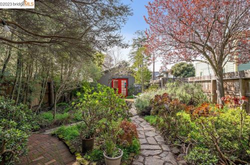 2122 Sacramento St, Berkeley CA 94702-1905 exterior