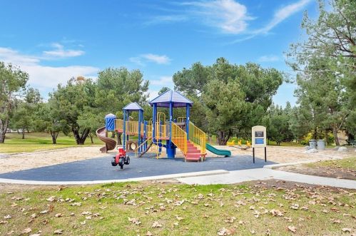 2749 Craig Cir, Fullerton CA 92835-2901 exterior