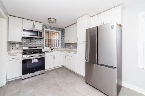 9152 La Salle St, Chicago IL  60620-1409 exterior