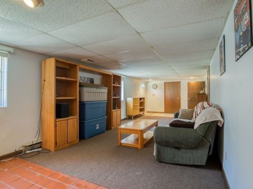 203 Murphy Ln, Chicopee MA 01020-4837 exterior